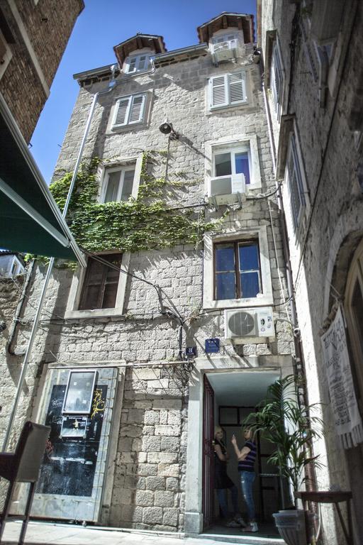 West Wall Apartment Split Exterior photo